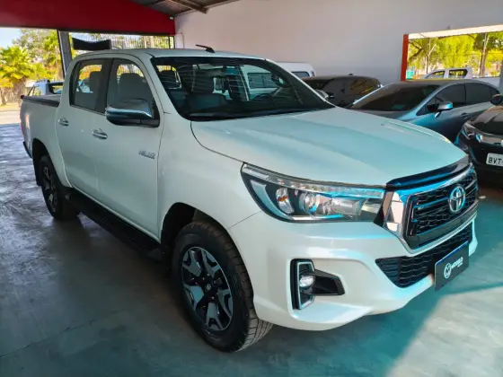 TOYOTA HILUX 2.8 SRX 4X4 CD 16V DIESEL 4P AUTOMÁTICO