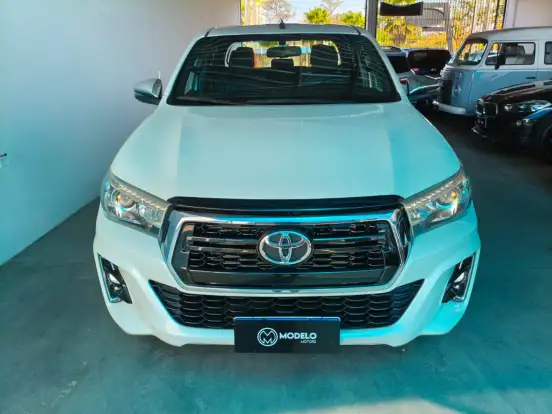 TOYOTA-HILUX-2020