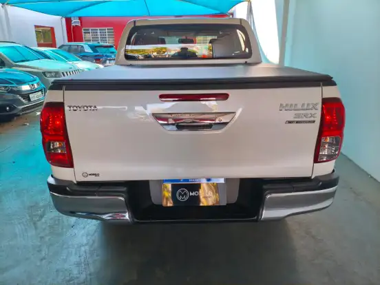 TOYOTA-HILUX-2020
