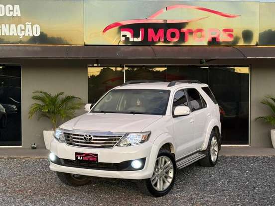 TOYOTA-HILUX-2013