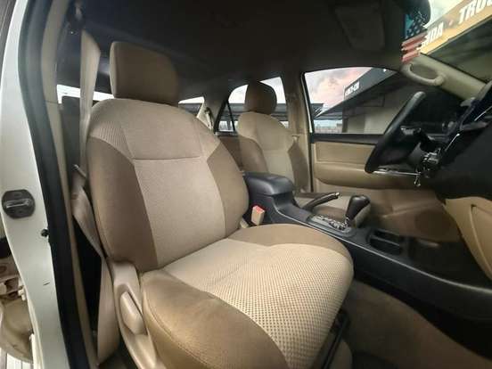 TOYOTA-HILUX-2.7 SR 4X2 CD 16V FLEX 4P AUTOMÁTICO TOYOTA-HILUX-2013