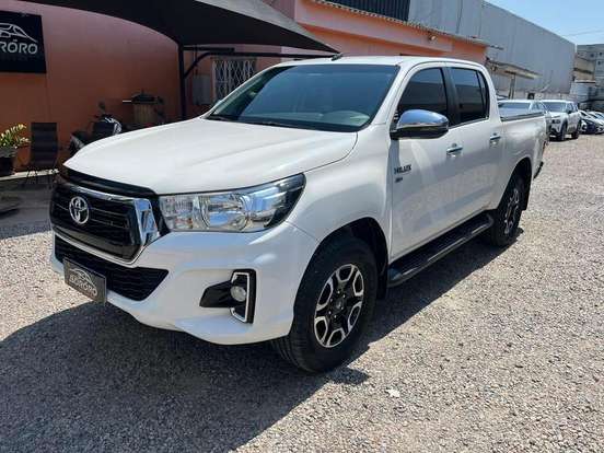 TOYOTA-HILUX-2019