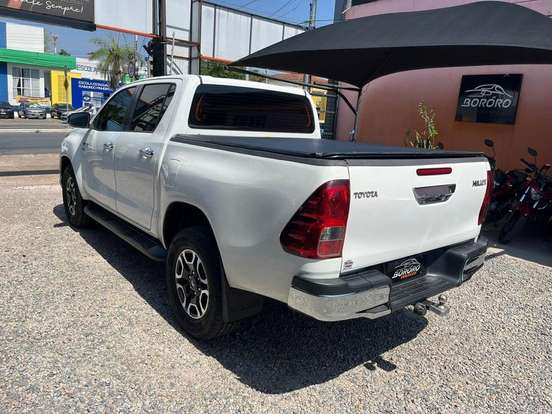TOYOTA-HILUX-2019