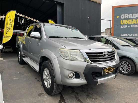 TOYOTA-HILUX-2.7 SR 4X2 CD 16V FLEX 4P AUTOMÁTICO TOYOTA-HILUX-2014