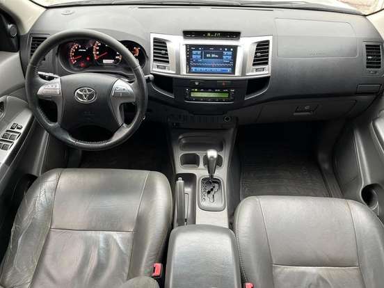 TOYOTA-HILUX-2.7 SR 4X2 CD 16V FLEX 4P AUTOMÁTICO TOYOTA-HILUX-2014