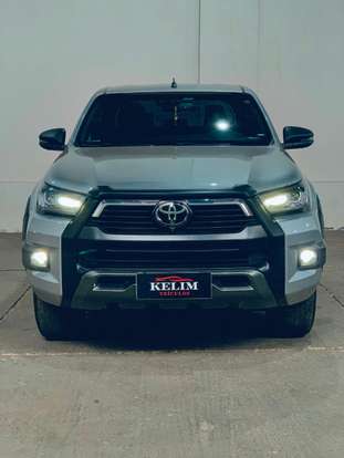 TOYOTA-HILUX-2023