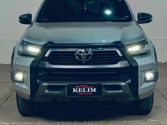 TOYOTA-HILUX-2.8 D-4D TURBO DIESEL CD CONQUEST 4X4 AUTOMÁTICO TOYOTA-HILUX-2023