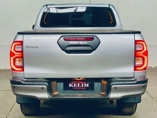 TOYOTA-HILUX-2.8 D-4D TURBO DIESEL CD CONQUEST 4X4 AUTOMÁTICO TOYOTA-HILUX-2023