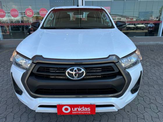 TOYOTA HILUX 2.8 D-4D TURBO DIESEL CD POWER PACK 4X4 AUTOMÁTICO