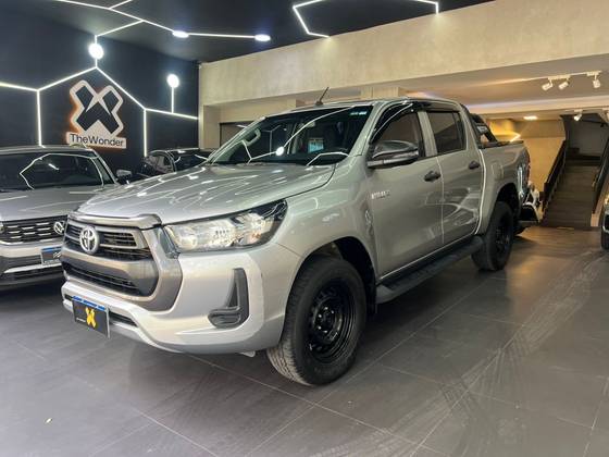 TOYOTA HILUX 2.8 D-4D TURBO DIESEL CD POWER PACK 4X4 MANUAL