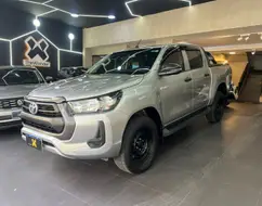 TOYOTA HILUX 2.8 D-4D TURBO DIESEL CD POWER PACK 4X4 MANUAL TOYOTA HILUX 2.8 D-4D TURBO DIESEL CD POWER PACK 4X4 MANUAL