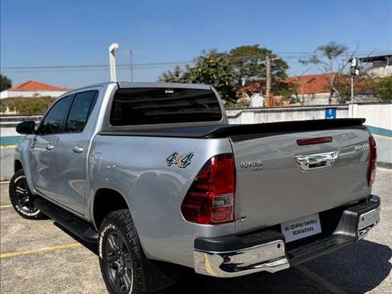 TOYOTA-HILUX-2.8 D-4D TURBO DIESEL CD SR 4X4 AUTOMÁTICO TOYOTA-HILUX-2024