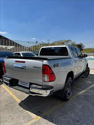 TOYOTA-HILUX-2024