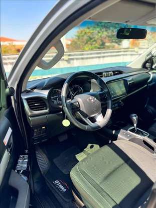 TOYOTA-HILUX-2024