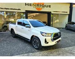 TOYOTA HILUX 2.8 D-4D TURBO DIESEL CD SRV 4X4 AUTOMÁTICO TOYOTA HILUX 2.8 D-4D TURBO DIESEL CD SRV 4X4 AUTOMÁTICO