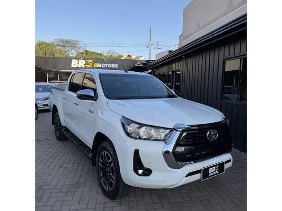 TOYOTA HILUX 2.8 D-4D TURBO DIESEL CD SRV 4X4 AUTOMÁTICO