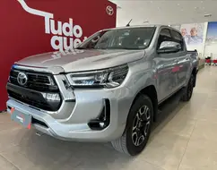 TOYOTA HILUX 2.8 D-4D TURBO DIESEL CD SRX 4X4 AUTOMÁTICO TOYOTA HILUX 2.8 D-4D TURBO DIESEL CD SRX 4X4 AUTOMÁTICO