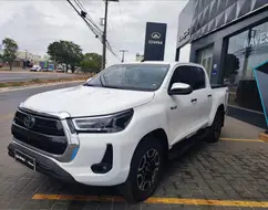 TOYOTA HILUX 2.8 D-4D TURBO DIESEL CD SRX 4X4 AUTOMÁTICO TOYOTA HILUX 2.8 D-4D TURBO DIESEL CD SRX 4X4 AUTOMÁTICO