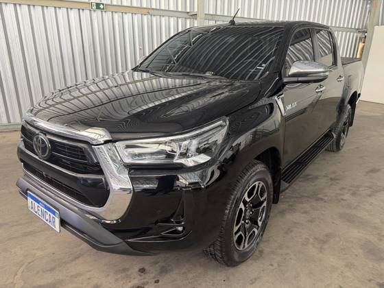 TOYOTA HILUX 2.8 D-4D TURBO DIESEL CD SRX 4X4 AUTOMÁTICO