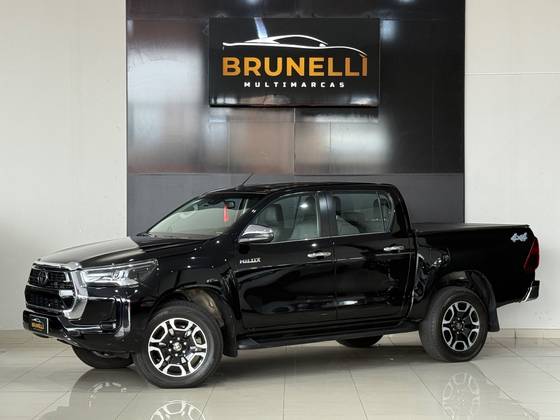 TOYOTA HILUX 2.8 D-4D TURBO DIESEL CD SRX 4X4 AUTOMÁTICO