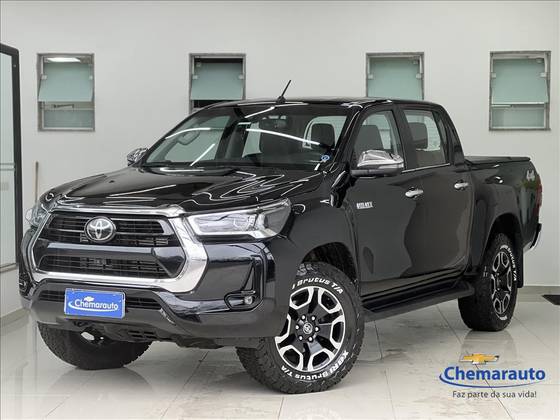 TOYOTA HILUX 2.8 D-4D TURBO DIESEL CD SRX 4X4 AUTOMÁTICO