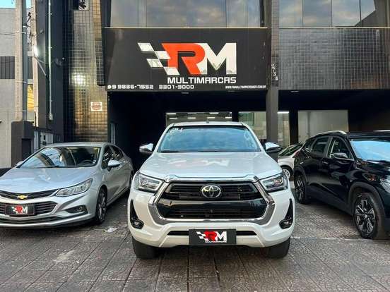 TOYOTA-HILUX-2023