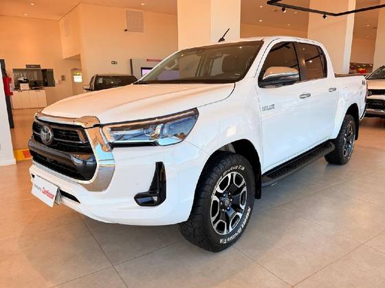 TOYOTA HILUX 2.8 D-4D TURBO DIESEL CD SRX LIMITED 4X4 AUTOMÁTICO