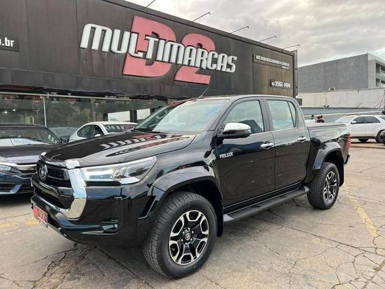 TOYOTA HILUX 2.8 D-4D TURBO DIESEL CD SRX PLUS 4X4 AUTOMÁTICO