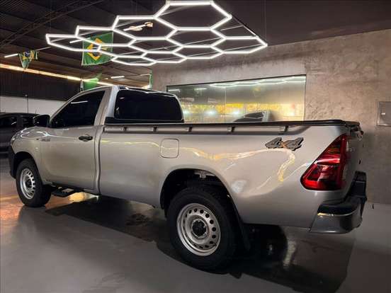 TOYOTA-HILUX-2024
