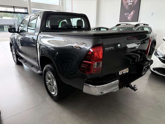 TOYOTA-HILUX-2.8 SR 4X4 CD 16V DIESEL 4P AUTOMÁTICO TOYOTA-HILUX-2020