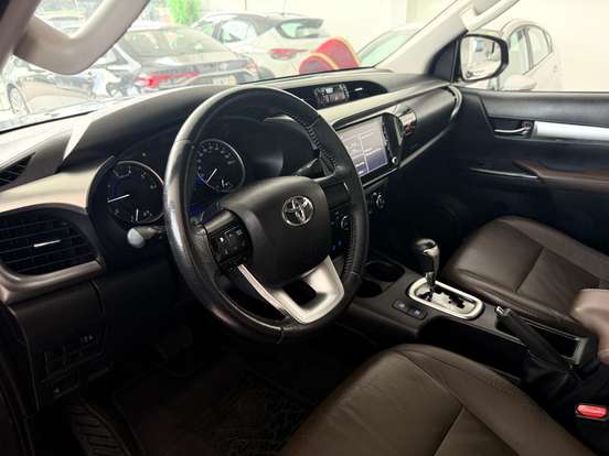 TOYOTA-HILUX-2020
