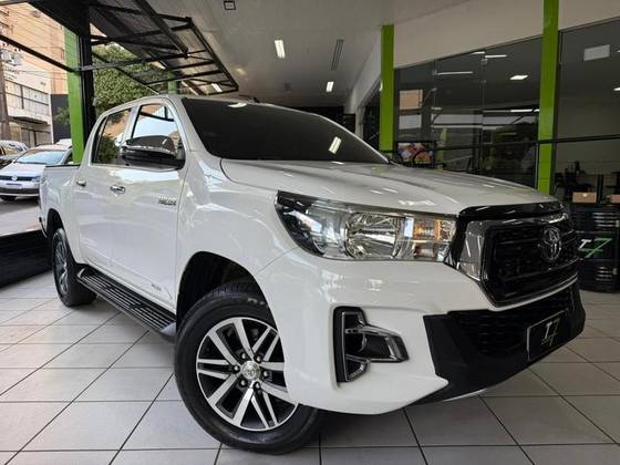 TOYOTA HILUX 2.8 SRV 4X4 CD 16V DIESEL 4P AUTOMÁTICO