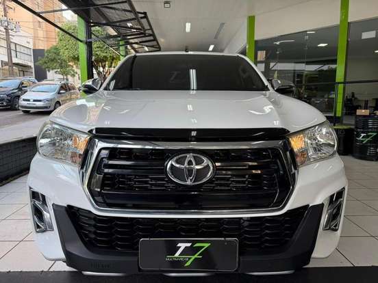 TOYOTA-HILUX-2018