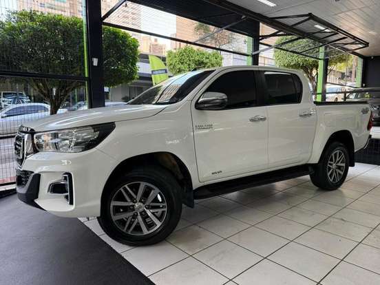 TOYOTA-HILUX-2018