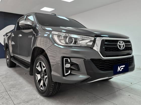 TOYOTA HILUX 2.8 SRX 4X4 CD 16V DIESEL 4P AUTOMÁTICO