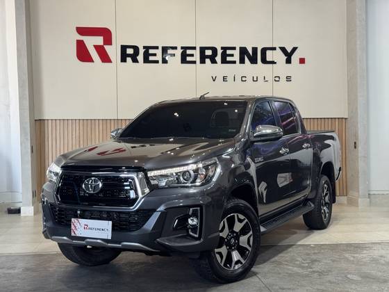 TOYOTA HILUX 2.8 SRX 4X4 CD 16V DIESEL 4P AUTOMÁTICO