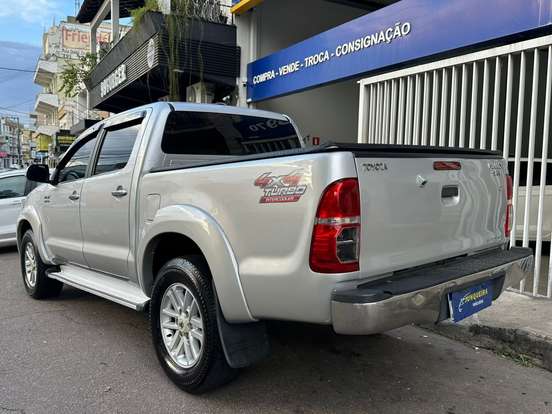 TOYOTA-HILUX-2013