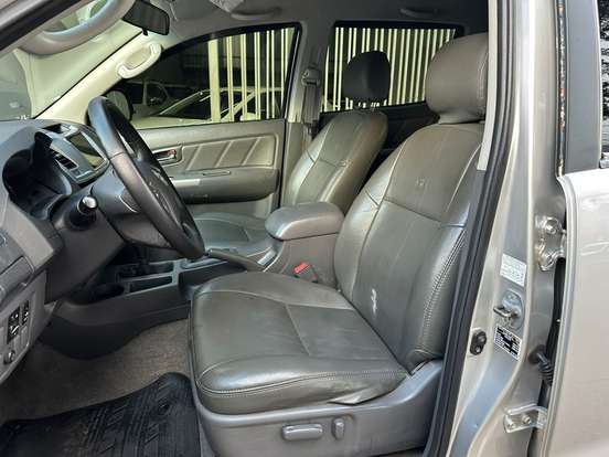 TOYOTA-HILUX-2013