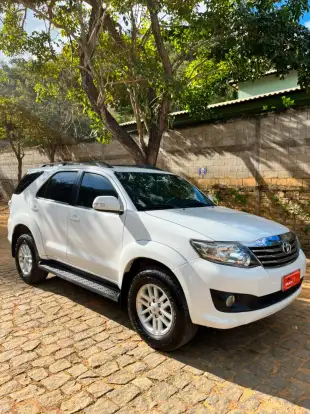 TOYOTA-HILUX SW4-2.7 SR 7 LUGARES 4X2 16V FLEX 4P AUTOMÁTICO TOYOTA-HILUX SW4-2015