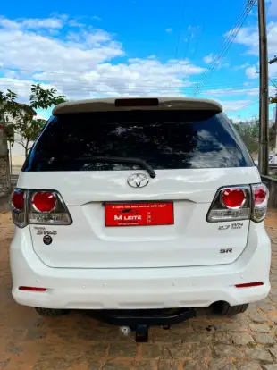 TOYOTA-HILUX SW4-2015
