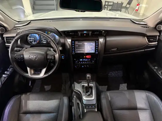 TOYOTA-HILUX SW4-2021