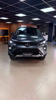 TOYOTA-HILUX SW4-2023