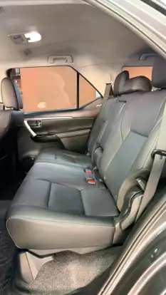 TOYOTA-HILUX SW4-2023