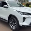TOYOTA HILUX SW4 2.8 D-4D TURBO DIESEL SRX PLATINUM 7L 4X4 AUTOMÁTICO TOYOTA HILUX SW4 2.8 D-4D TURBO DIESEL SRX PLATINUM 7L 4X4 AUTOMÁTICO