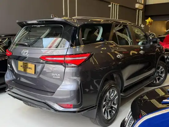 TOYOTA-HILUX SW4-2025
