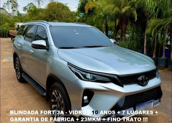 TOYOTA HILUX SW4 2.8 D-4D TURBO DIESEL SRX PLATINUM 7L 4X4 AUTOMÁTICO