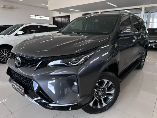 TOYOTA-HILUX SW4-2025