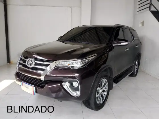 TOYOTA HILUX SW4 2.8 SRX 4X4 16V TURBO INTERCOOLER DIESEL 4P AUTOMÁTICO
