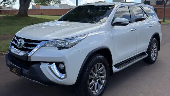 TOYOTA-HILUX SW4-2017