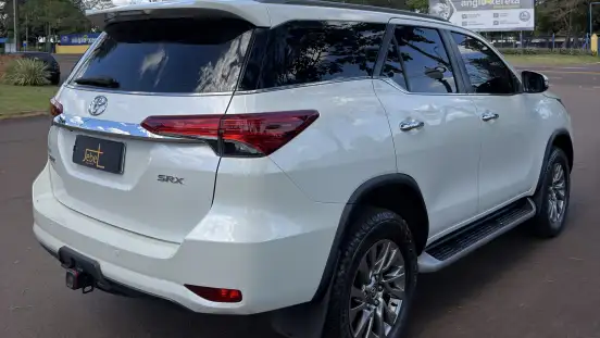 TOYOTA-HILUX SW4-2017